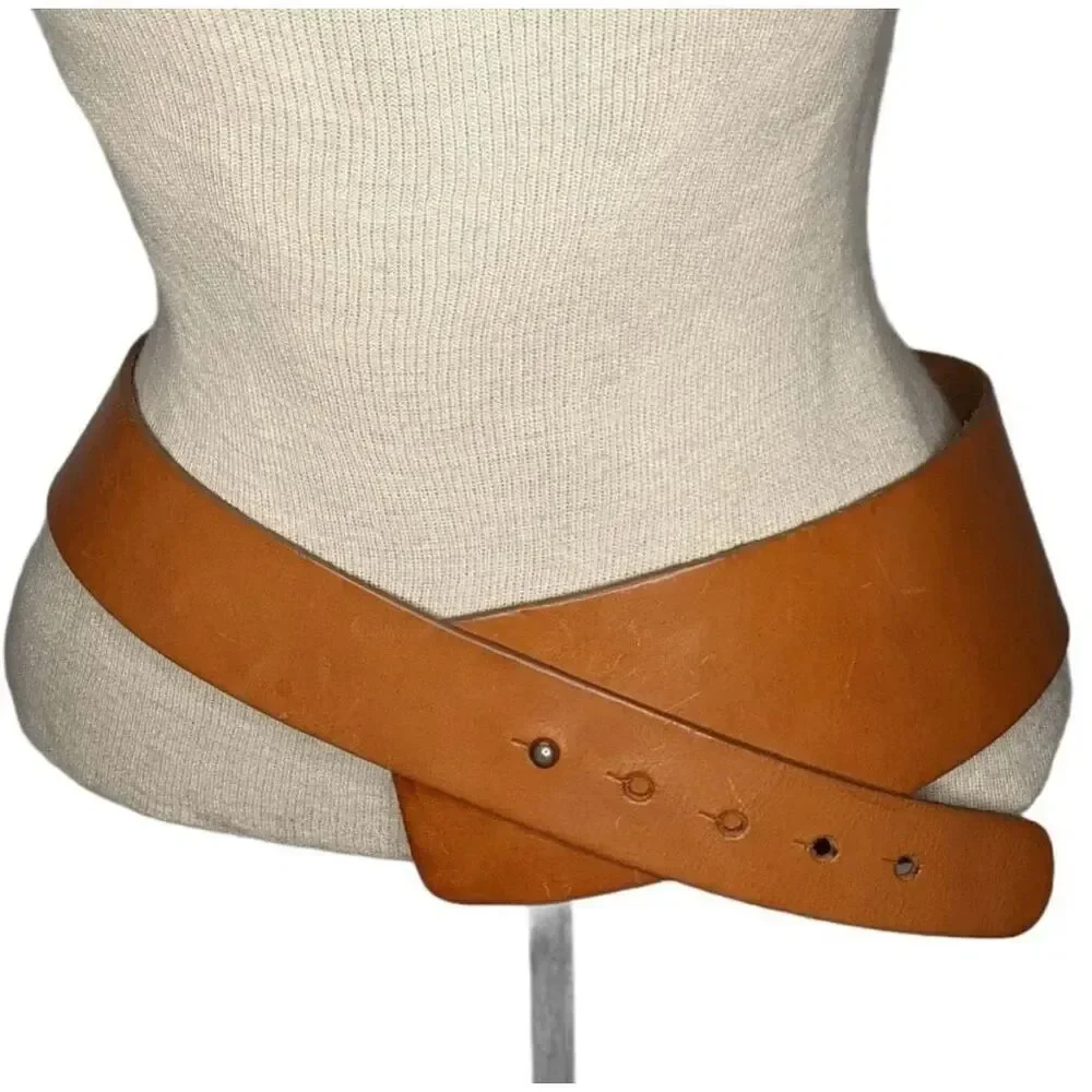 ✨OUTBACK RED Womens Caramel Color Leather Sz Large Belt✨